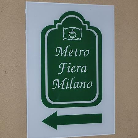 Affittacamere Metro Fiera Pero Ngoại thất bức ảnh