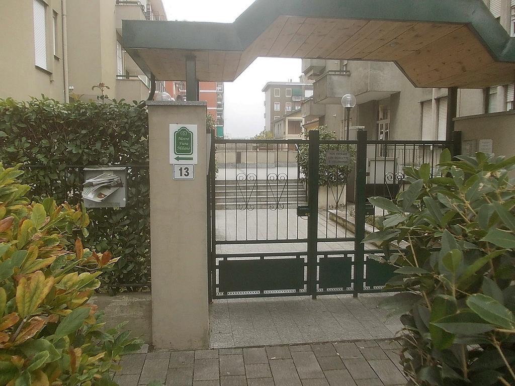 Affittacamere Metro Fiera Pero Ngoại thất bức ảnh
